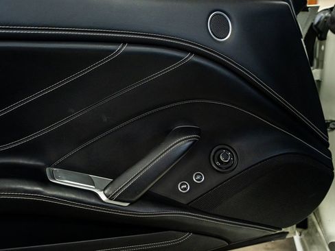 Used 2016 Ferrari California T image 34