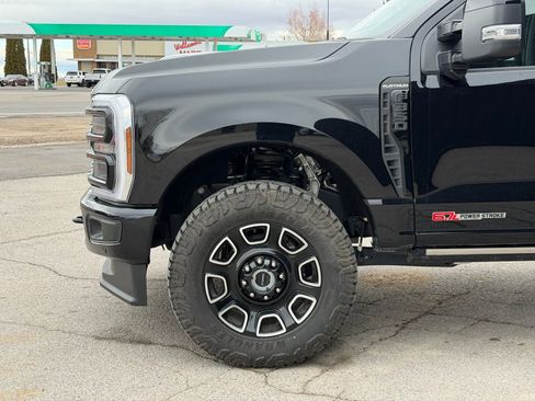 Used 2025 Ford F350 Platinum image 12