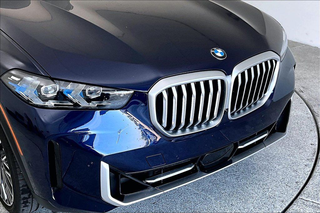 Used 2026 BMW X5 xDrive40i AWD/4WD image 36