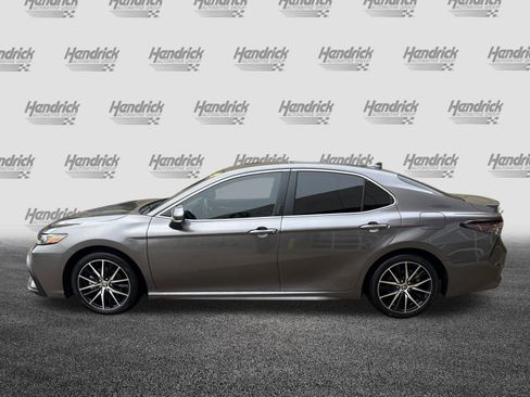 Used 2023 Toyota Camry SE image 7