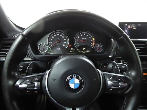 Used 2015 BMW M4 Convertible RWD image 19