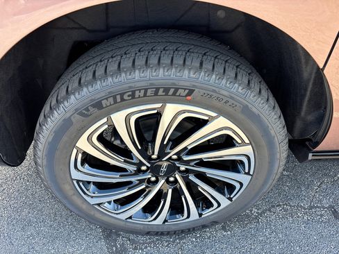 New 2025 Lincoln Navigator L Black Label image 10