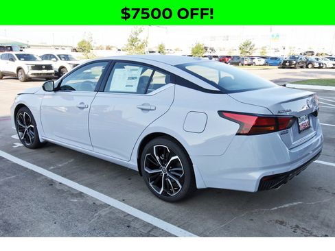 New 2025 Nissan Altima 2.5 SR w/ SR Premium Package image 6