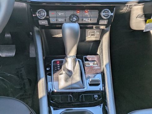 New 2026 Jeep Compass Latitude image 16