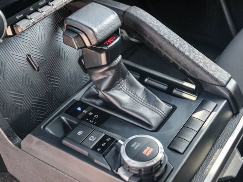 Used 2025 Toyota Tacoma TRD Sport AWD/4WD image 19