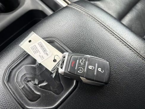 Used 2022 RAM 1500 Laramie image 32