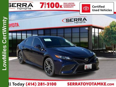 Used 2022 Toyota Camry SE w/ Carpet Mat Package (TMS) FWD image 1