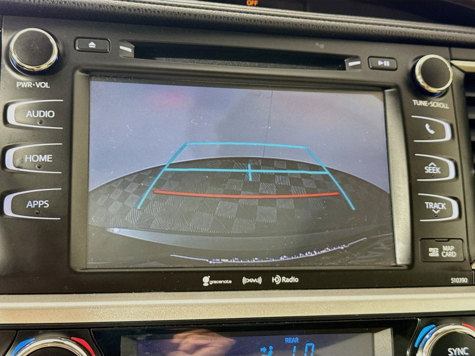 Used 2019 Toyota Highlander XLE AWD/4WD image 14