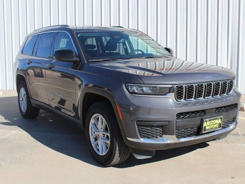 Used 2023 Jeep Grand Cherokee L Laredo image 4