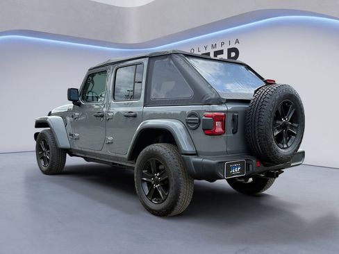 Used 2021 Jeep Wrangler Unlimited Sahara image 3