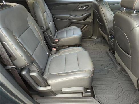 Used 2020 Chevrolet Traverse Premier w/ LPO, Blackout Package FWD image 21