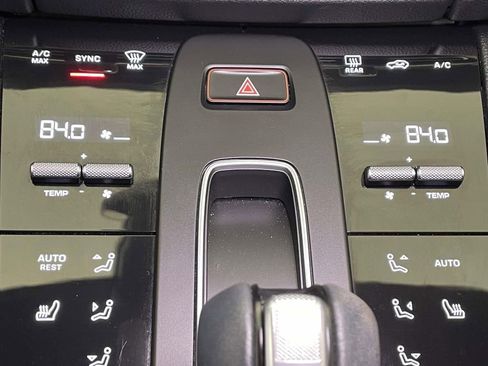 Used 2022 Porsche Macan image 33