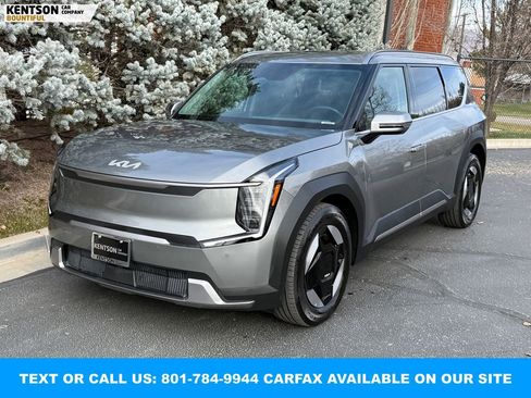 Used 2024 Kia EV9 Wind image 2