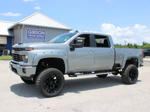 Used 2025 Chevrolet Silverado 2500 LT w/ Convenience Package AWD/4WD image 5