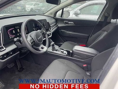 Used 2024 Kia Sportage LX image 2