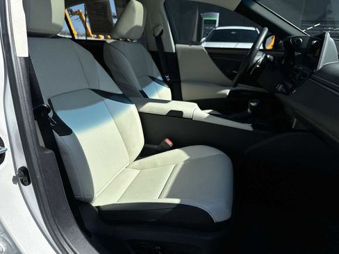 Used 2025 Lexus ES 350 w/ Premium Package image 26