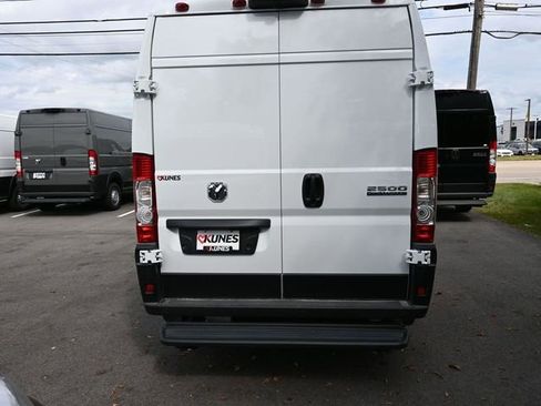 New 2026 RAM ProMaster 2500 w/ Convenience Group image 9