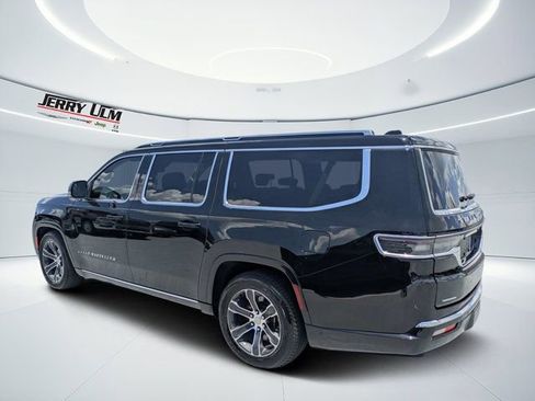 Used 2023 Jeep Grand Wagoneer L 4WD w/ Flexible Seating Group image 5