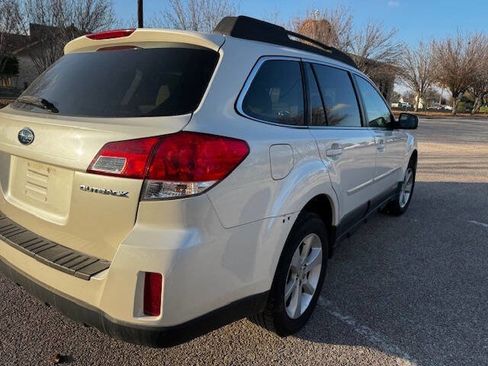 Used 2013 Subaru Outback 2.5i Premium image 10