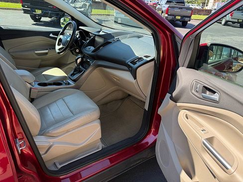 Used 2014 Ford Escape SE w/ Equipment Group 201A FWD image 19