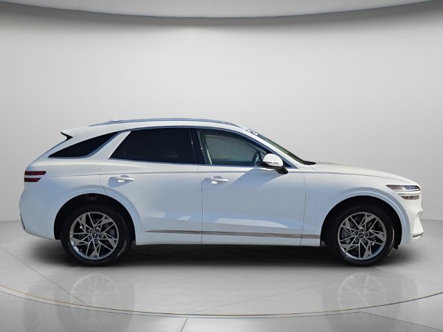 Used 2025 Genesis GV70 2.5T w/ Select Package AWD/4WD image 9