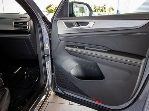 New 2026 Volkswagen Atlas Cross Sport SE image 44