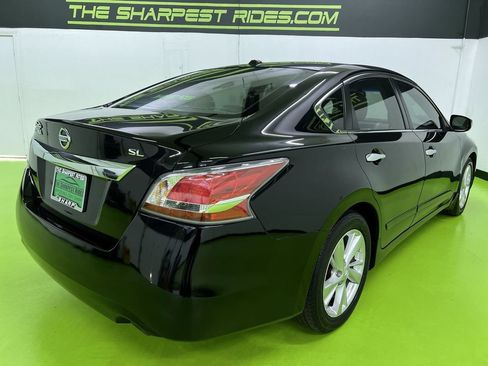 Used 2015 Nissan Altima 2.5 SL w/ Technology Package FWD image 10