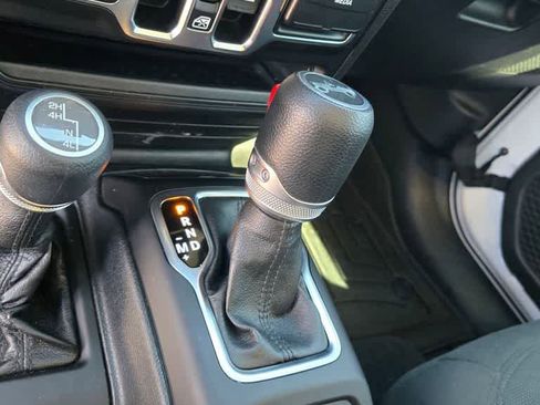 Used 2019 Jeep Wrangler Unlimited Sport S AWD/4WD image 14