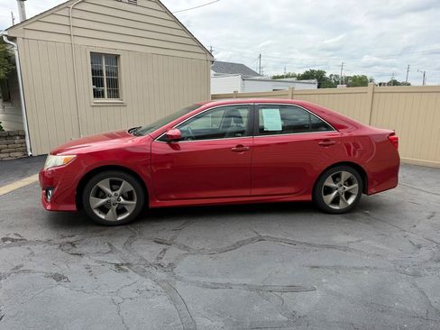 Used 2012 Toyota Camry SE FWD image 8