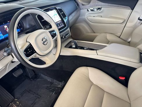 Certified 2023 Volvo XC90 B5 Plus w/ Protection Package Premier image 9
