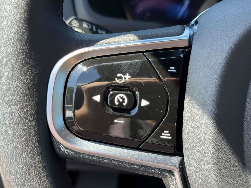 Certified 2024 Volvo XC90 B6 Ultimate AWD/4WD image 19