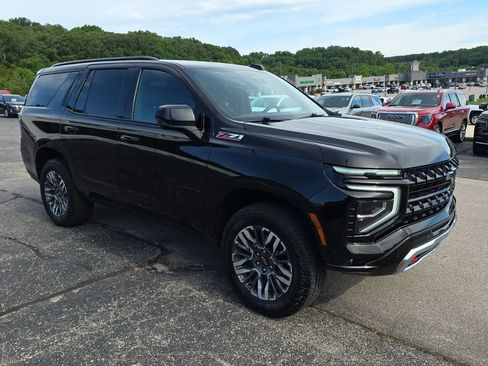 Used 2025 Chevrolet Tahoe Z71 AWD/4WD image 2