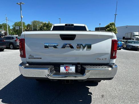 Used 2025 RAM 2500 Big Horn AWD/4WD image 5