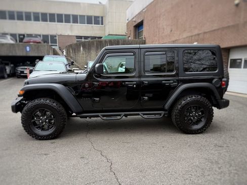 Used 2025 Jeep Wrangler Willys image 14