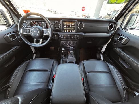 Certified 2023 Jeep Wrangler Unlimited Sahara w/ Cold Weather Group AWD/4WD image 17
