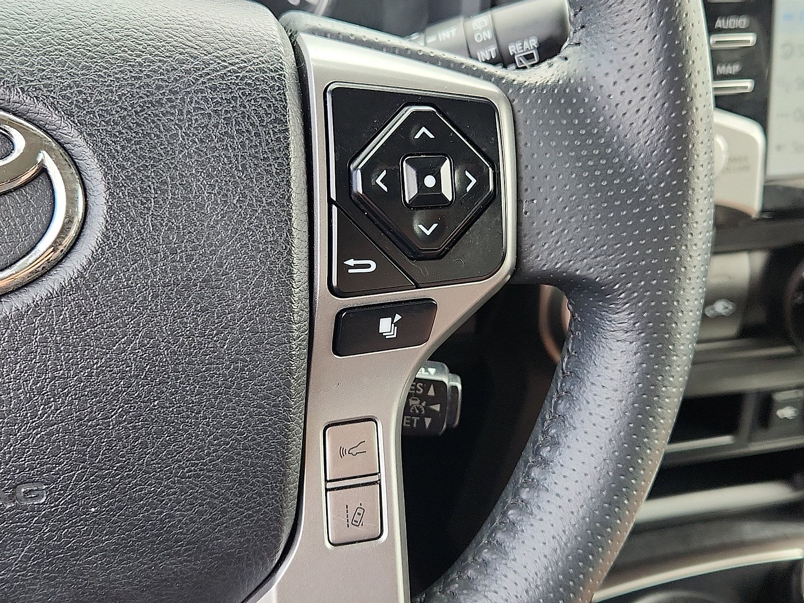 Used 2023 Toyota 4Runner TRD Sport AWD/4WD image 25