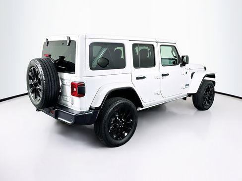 Used 2025 Jeep Wrangler Sahara w/ Safety Group image 9