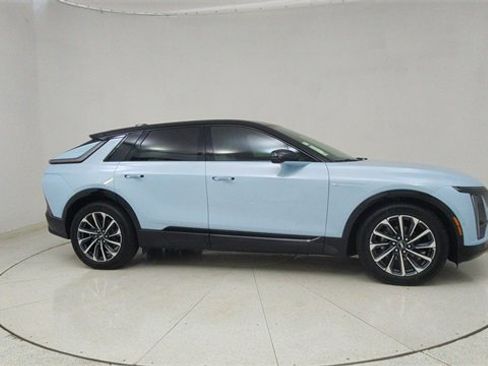Used 2025 Cadillac Lyriq Sport image 64