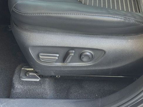 Used 2025 Toyota Highlander XSE AWD/4WD image 23