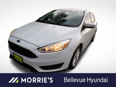Used 2016 Ford Focus SE w/ SE Cold Weather Package FWD image 1