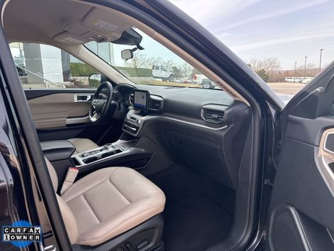 Used 2024 Ford Explorer XLT w/ Equipment Group 202A image 24