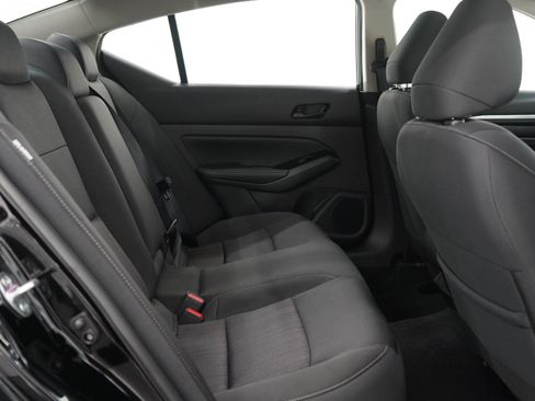 Used 2023 Nissan Altima 2.5 SV w/ SV Premium Package AWD/4WD image 12