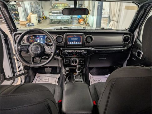Used 2022 Jeep Wrangler Sport AWD/4WD image 13