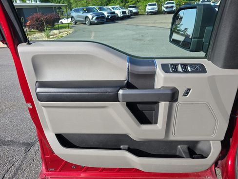 Used 2018 Ford F150 XLT w/ Equipment Group 302A Luxury AWD/4WD image 19