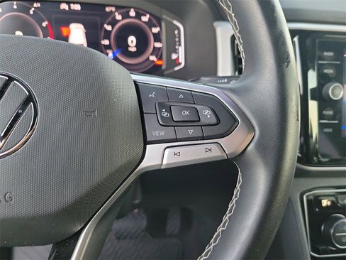 Used 2022 Volkswagen Atlas Cross Sport SE image 18