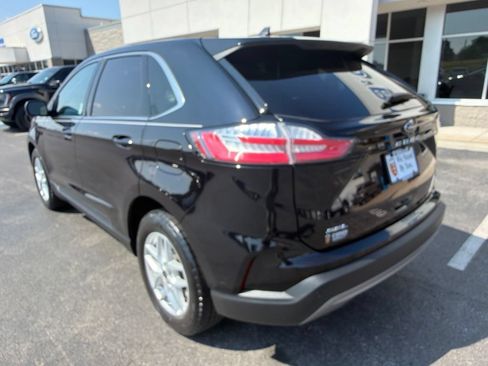 Used 2023 Ford Edge SEL w/ Convenience Package AWD/4WD image 3