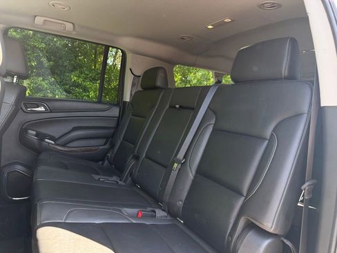 Used 2018 Chevrolet Suburban LT w/ Luxury Package AWD/4WD image 10