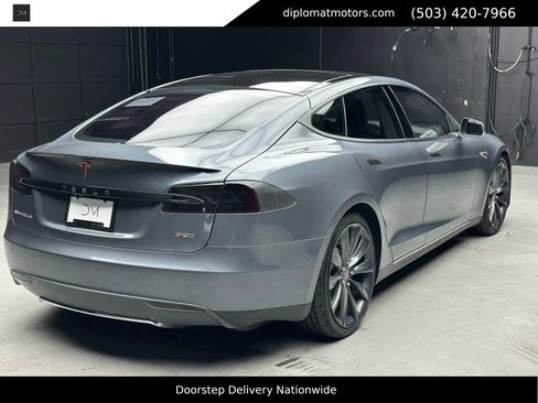 Used 2013 Tesla Model S Performance image 6