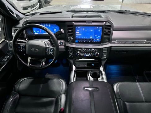 Used 2025 Ford F250 Platinum AWD/4WD image 32