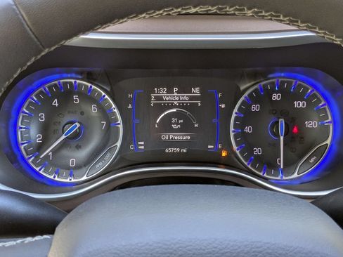 Used 2023 Chrysler Voyager LX FWD image 18